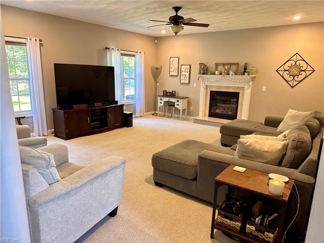 104 Woodhaven DR, Suffolk, VA 23435