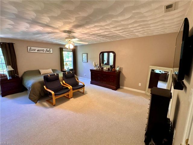 104 Woodhaven DR, Suffolk, VA 23435