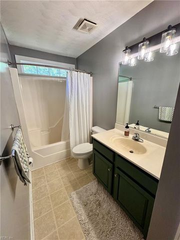 104 Woodhaven DR, Suffolk, VA 23435