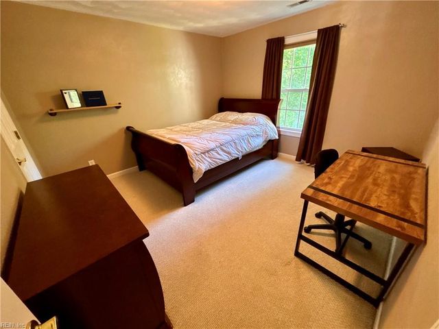 104 Woodhaven DR, Suffolk, VA 23435