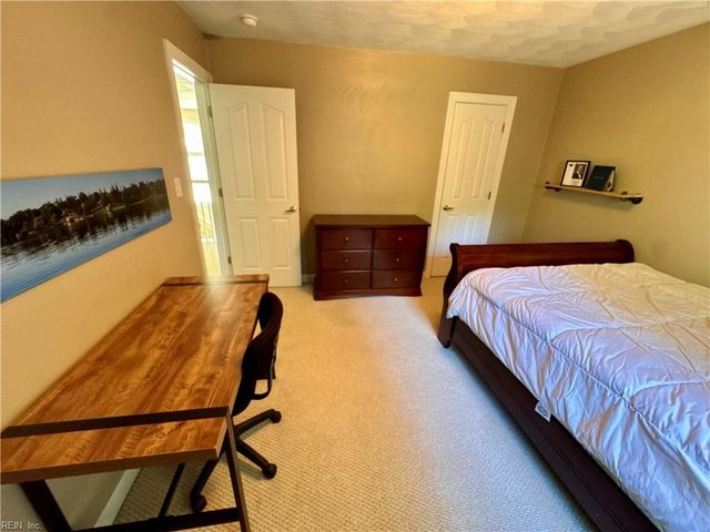 104 Woodhaven DR, Suffolk, VA 23435