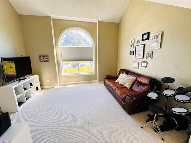 104 Woodhaven DR, Suffolk, VA 23435