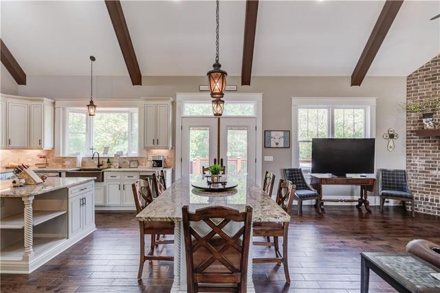 617 Skyland Drive, Hoschton, GA 30548