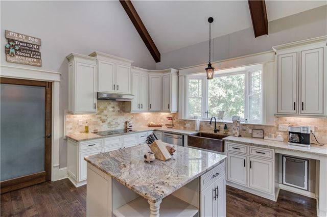 617 Skyland Drive, Hoschton, GA 30548