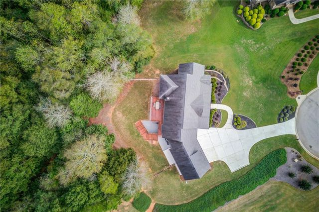 617 Skyland Drive, Hoschton, GA 30548