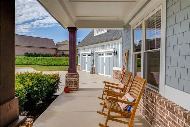 617 Skyland Drive, Hoschton, GA 30548