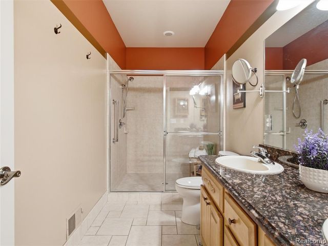 2633 Ridgecrest Drive, Utica, MI 48316