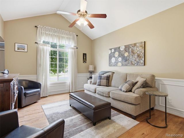 2633 Ridgecrest Drive, Utica, MI 48316