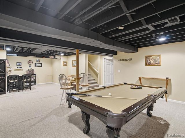2633 Ridgecrest Drive, Utica, MI 48316