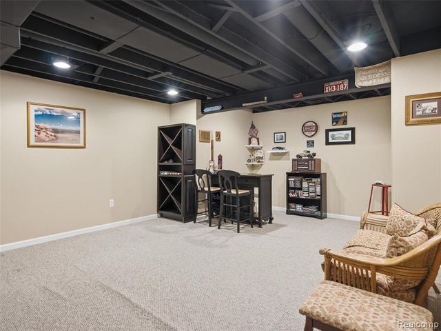 2633 Ridgecrest Drive, Utica, MI 48316