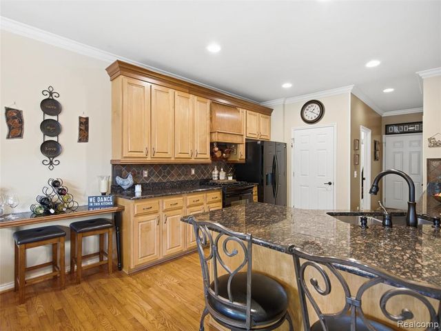 2633 Ridgecrest Drive, Utica, MI 48316