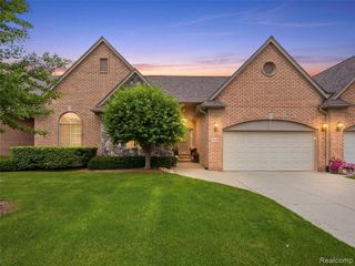 2633 Ridgecrest Drive, Utica, MI 48316