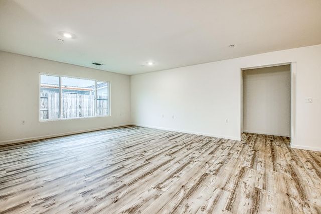 6708 E Mckenzie, Fresno, CA 93727