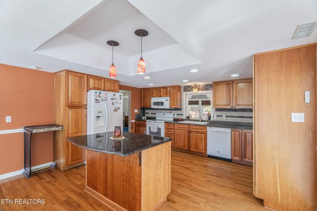 9203 E Antioch Church Rd, Lenoir City, TN 37772