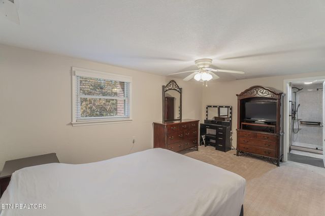 9203 E Antioch Church Rd, Lenoir City, TN 37772