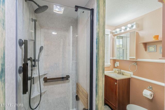 9203 E Antioch Church Rd, Lenoir City, TN 37772