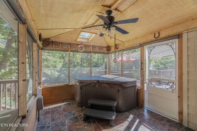 9203 E Antioch Church Rd, Lenoir City, TN 37772