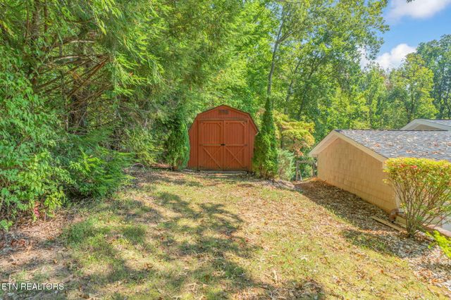 9203 E Antioch Church Rd, Lenoir City, TN 37772