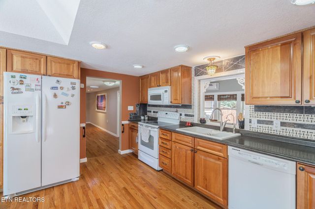 9203 E Antioch Church Rd, Lenoir City, TN 37772