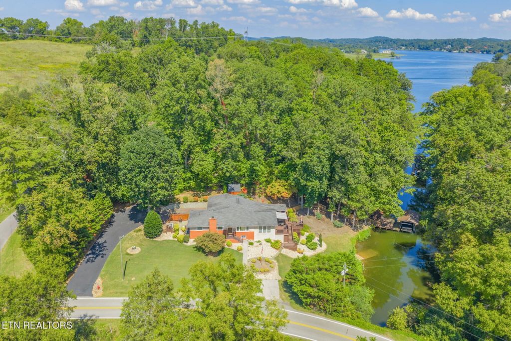 9203 E Antioch Church Rd, Lenoir City, TN 37772