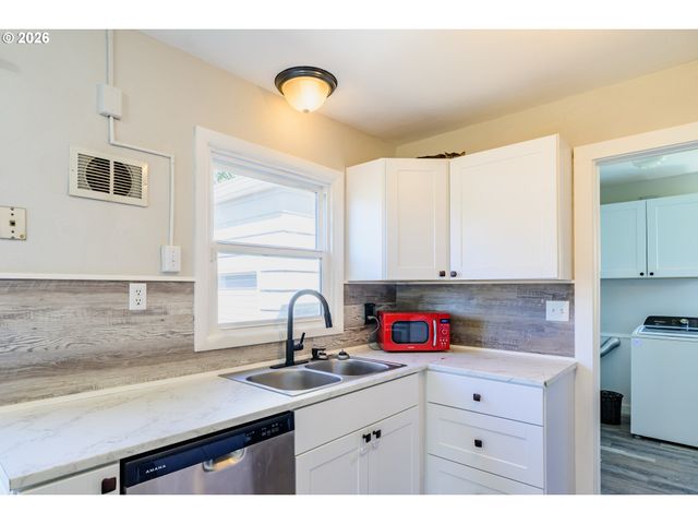 265 BAXTER St, Eugene, OR 97402