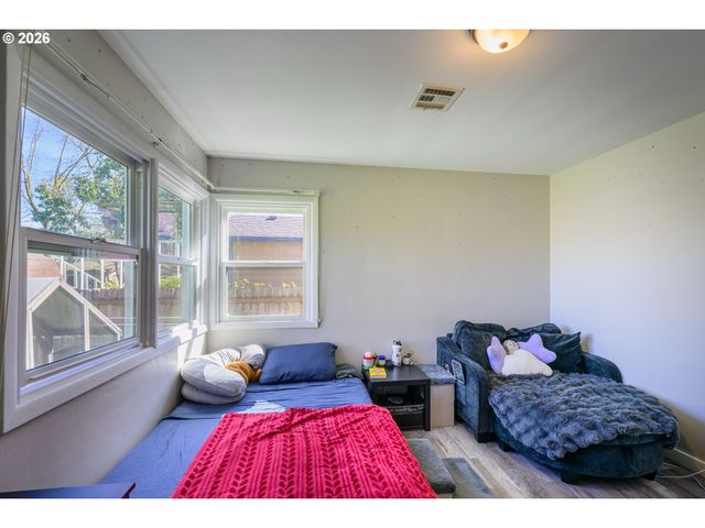 265 BAXTER St, Eugene, OR 97402