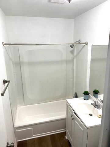 215 E Ninth Street, Madrid, IA 50156