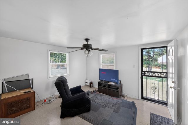 6509 PARKWAY CT, Hyattsville, MD 20782