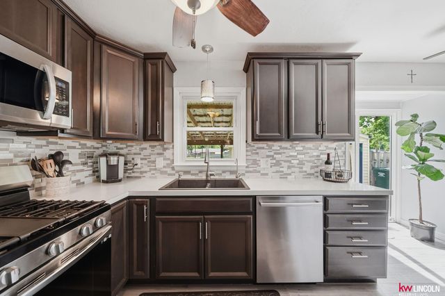1737 Deweese Drive, Lincoln, NE 68504
