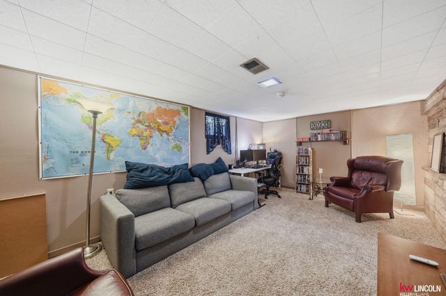 1737 Deweese Drive, Lincoln, NE 68504