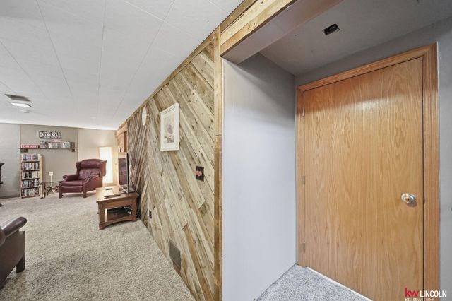1737 Deweese Drive, Lincoln, NE 68504