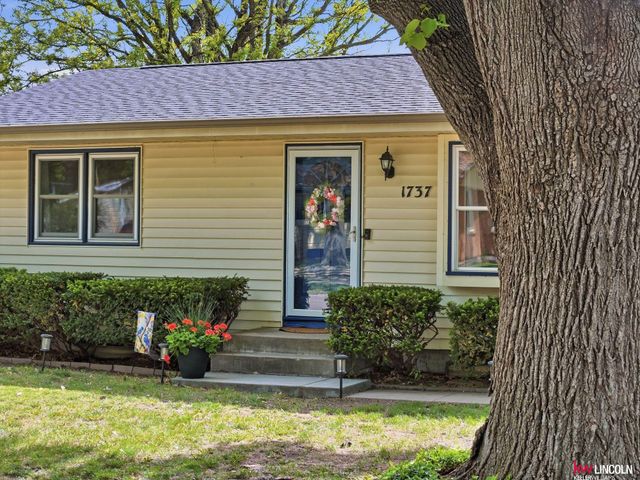1737 Deweese Drive, Lincoln, NE 68504