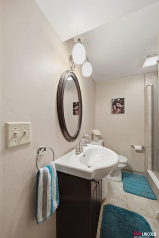 1737 Deweese Drive, Lincoln, NE 68504