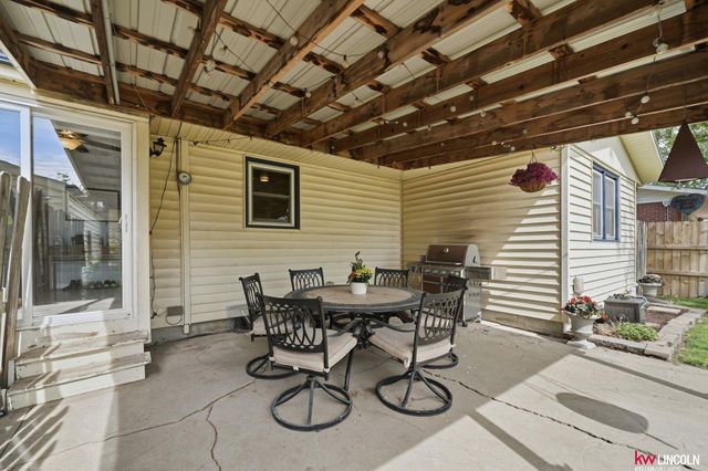 1737 Deweese Drive, Lincoln, NE 68504