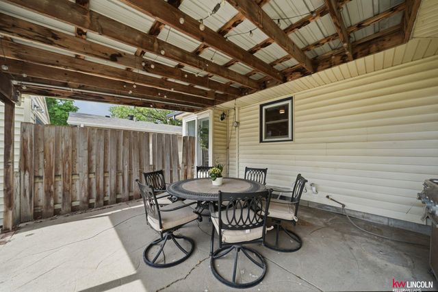 1737 Deweese Drive, Lincoln, NE 68504