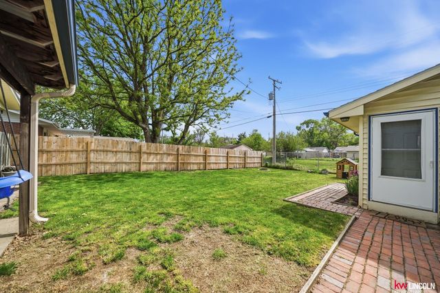 1737 Deweese Drive, Lincoln, NE 68504