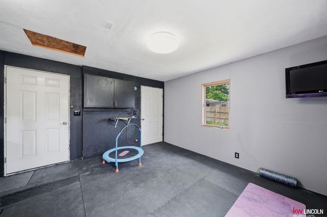 1737 Deweese Drive, Lincoln, NE 68504