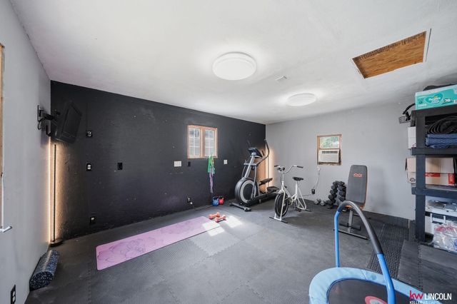1737 Deweese Drive, Lincoln, NE 68504