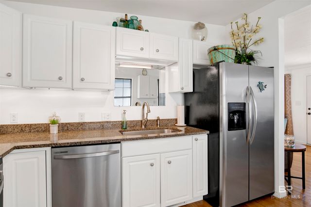 217 W 4th Avenue, Gulf Shores, AL 36542