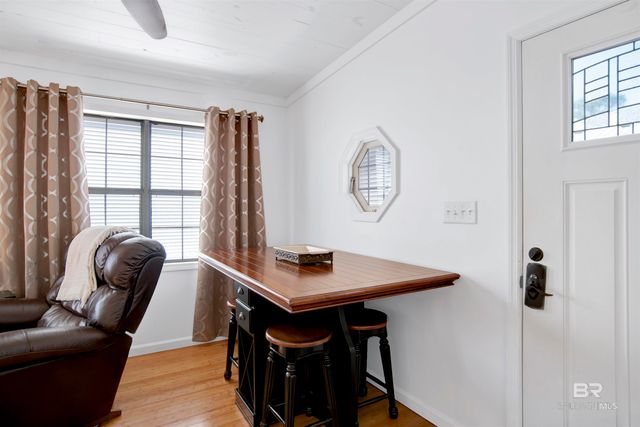 217 W 4th Avenue, Gulf Shores, AL 36542