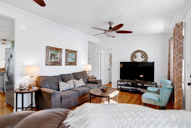 217 W 4th Avenue, Gulf Shores, AL 36542