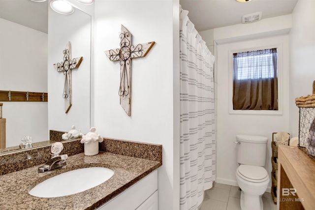 217 W 4th Avenue, Gulf Shores, AL 36542