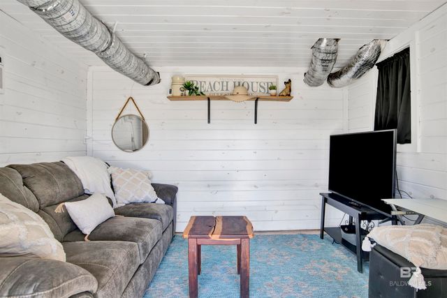 217 W 4th Avenue, Gulf Shores, AL 36542