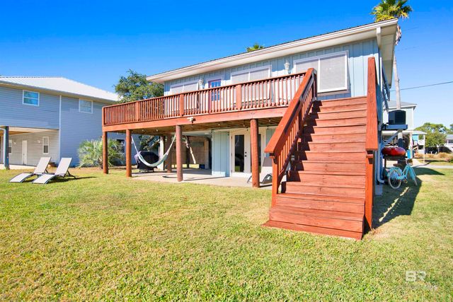 217 W 4th Avenue, Gulf Shores, AL 36542