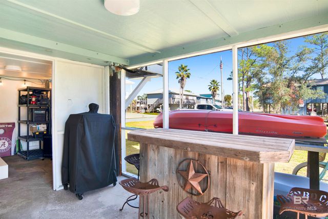 217 W 4th Avenue, Gulf Shores, AL 36542