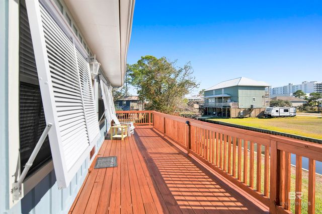 217 W 4th Avenue, Gulf Shores, AL 36542