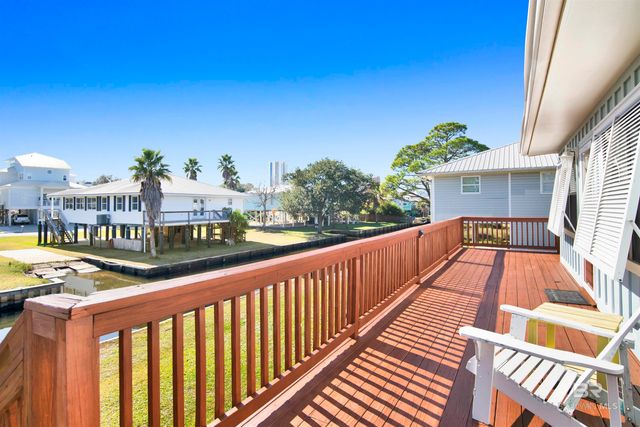217 W 4th Avenue, Gulf Shores, AL 36542