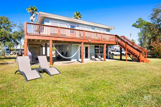 217 W 4th Avenue, Gulf Shores, AL 36542