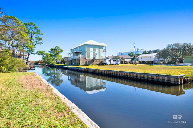 217 W 4th Avenue, Gulf Shores, AL 36542