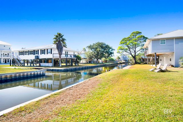 217 W 4th Avenue, Gulf Shores, AL 36542